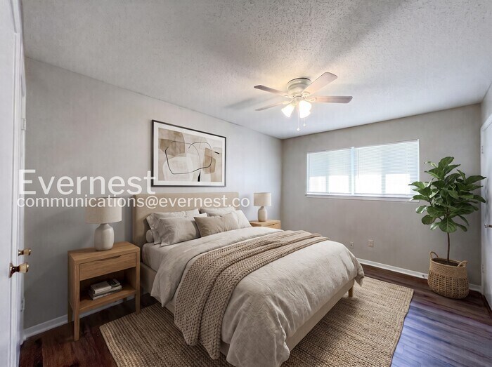 Building Photo - 6375 Greenbriar Dr