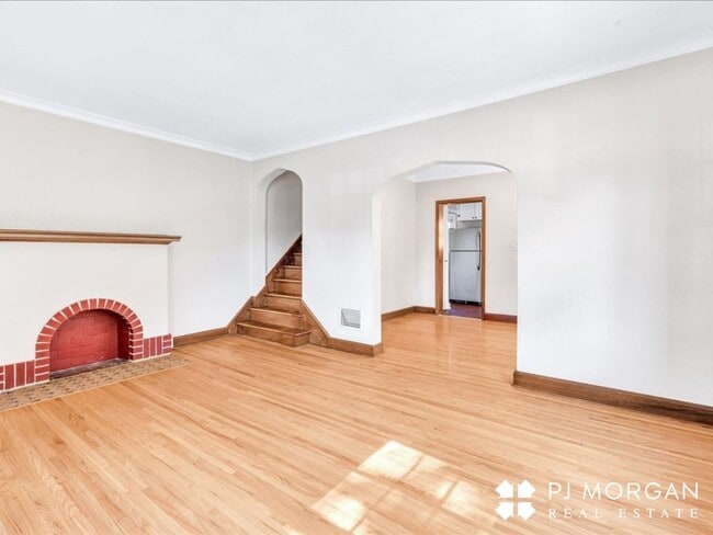 Building Photo - 2 bedroom duplex for rent in Midtown!