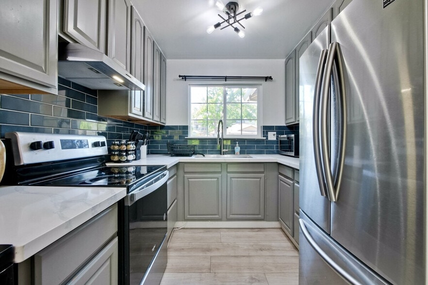 Building Photo - 4000 Rhoda Dr