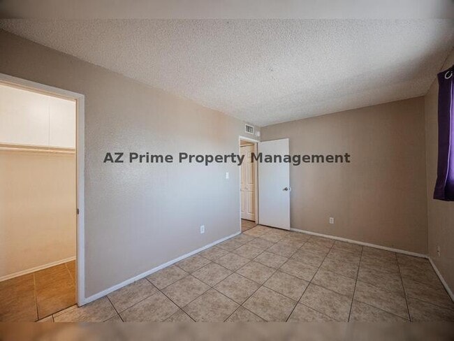 Building Photo - 720 S Dobson Rd