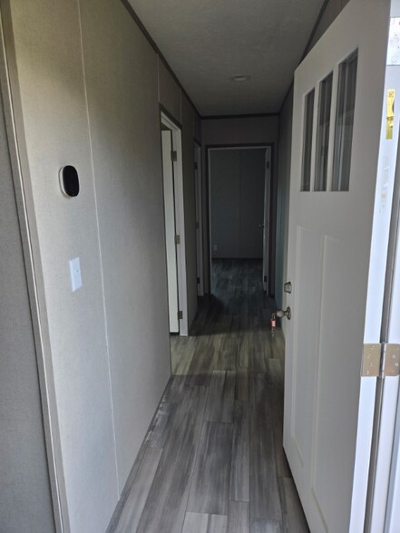 Building Photo - 101 Ash St