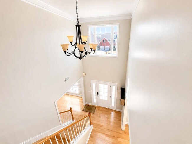Building Photo - 10 Lynell Pl