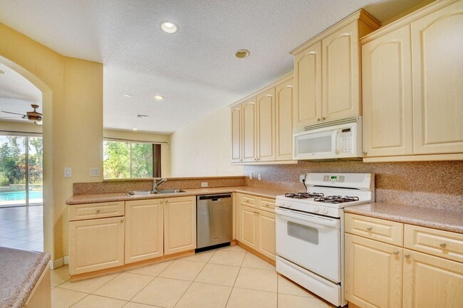 Building Photo - 10537 Galleria St
