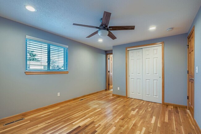 Building Photo - BEAUTIFUL 4 Bed 3 Bath Single Family Home In Boulder!
