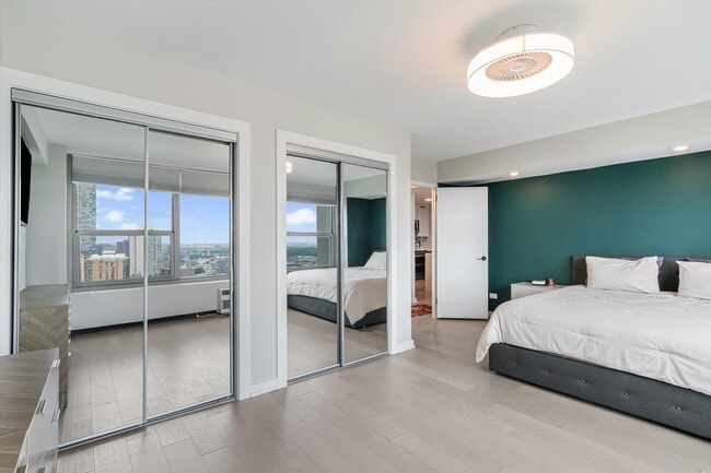 Building Photo - 3600 N Lake Shore Dr