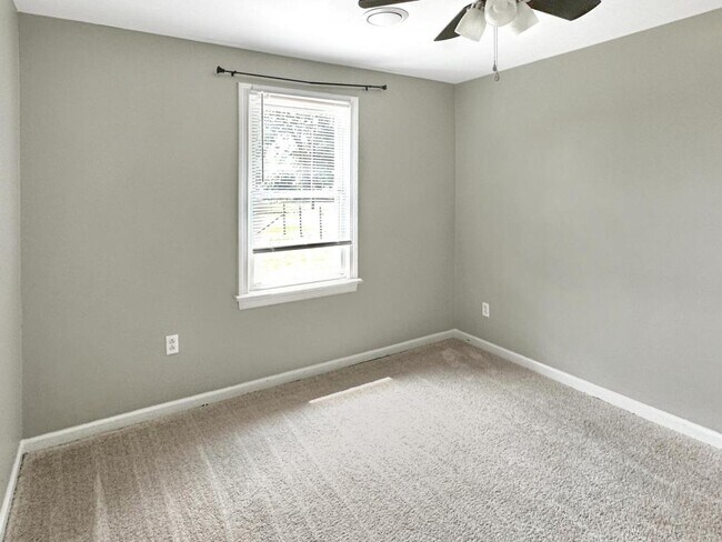 Building Photo - 5907 Appomattox Rd