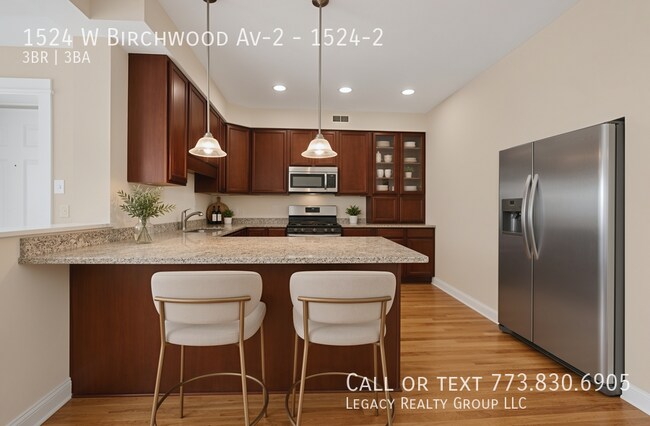Building Photo - 1524 W Birchwood Ave