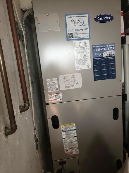 Building Photo - 11821 SW 123rd Ave