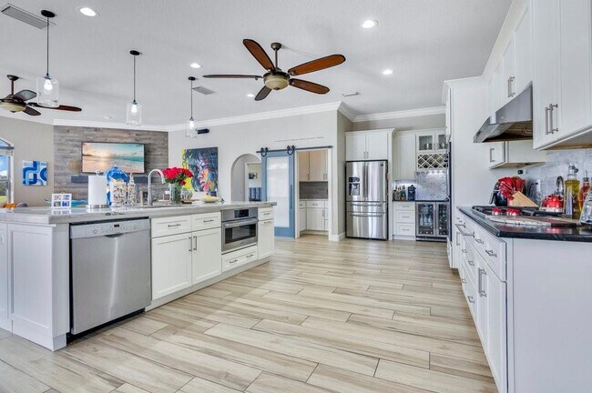 Building Photo - 16545 Majestic Ct