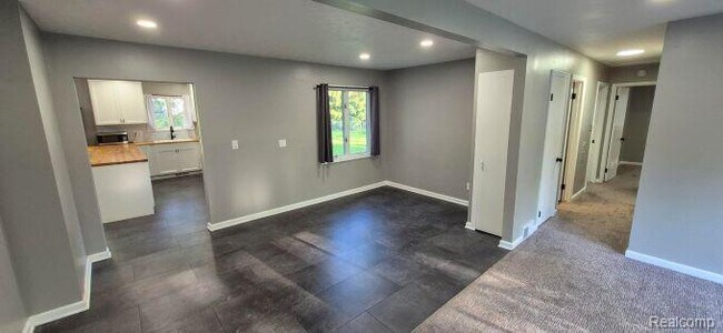 Building Photo - 6253 Cramlane Dr