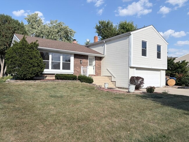 Building Photo - 97 N Walnut Ln