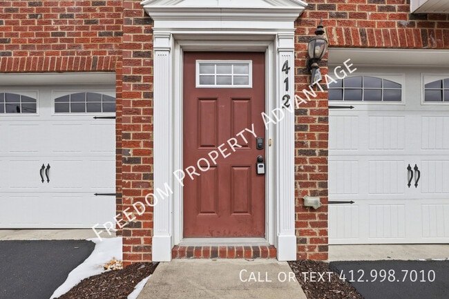 Building Photo - 412 Olive Ln