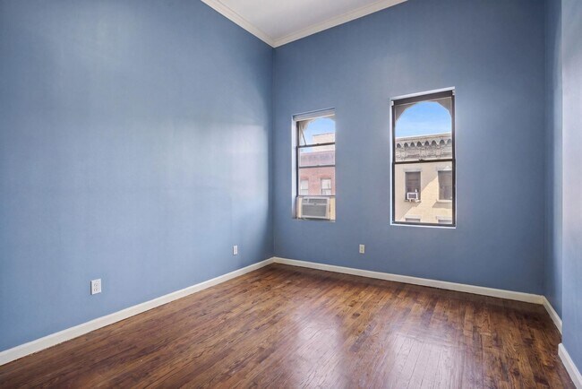 Building Photo - 263 1st St