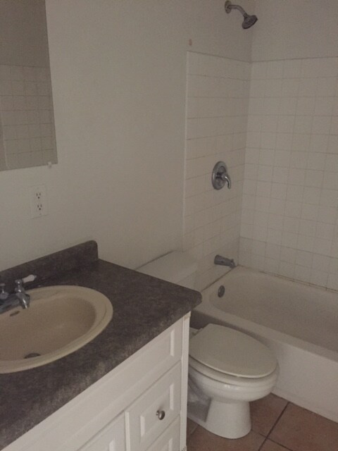 Building Photo - 3355 N College Ave