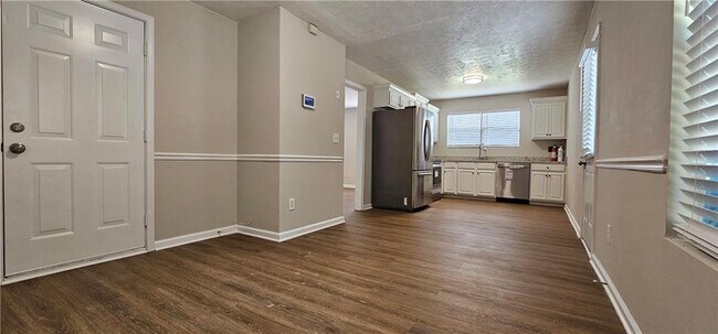 Building Photo - 155 Inverness Trce