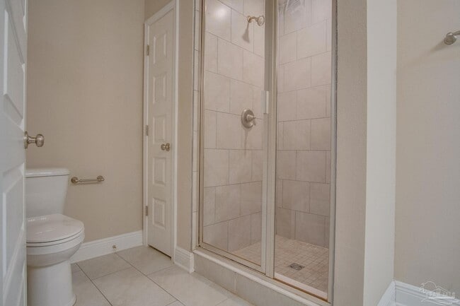 Building Photo - 310 S F St