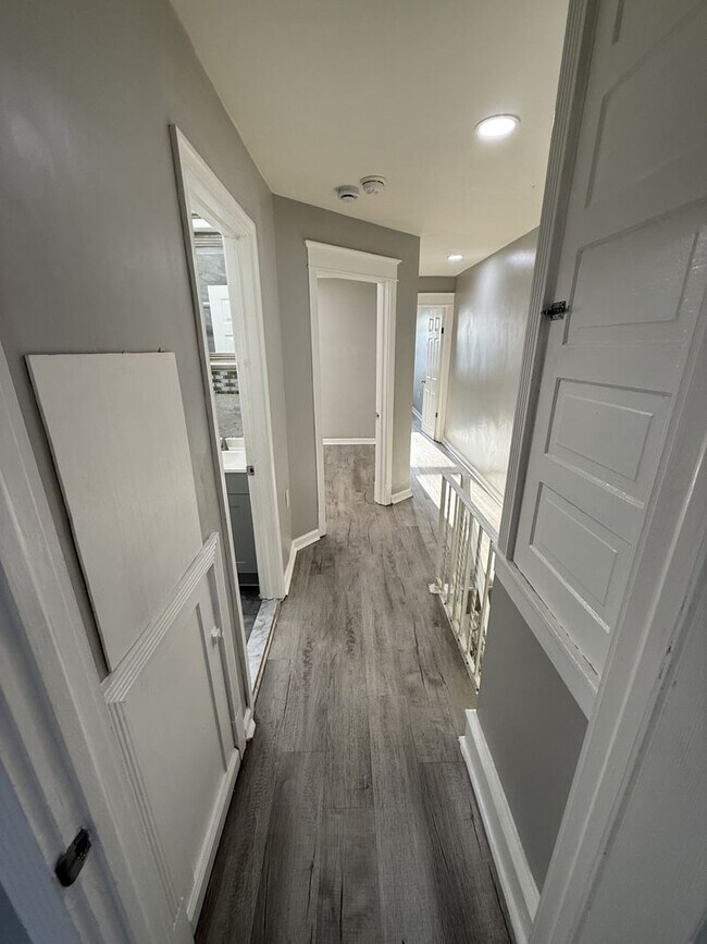 Building Photo - Beautiful 3 Bedroom Home – Updated & Move In Ready
