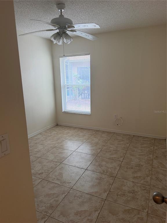 Building Photo - 2393 Paulette Dr