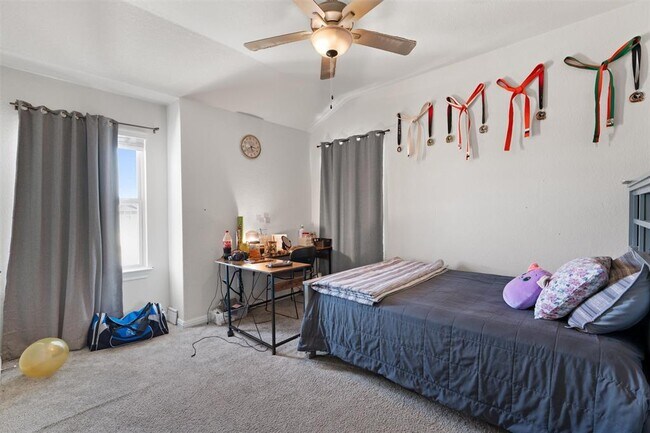 Building Photo - 113 Yellow Thistle Cv