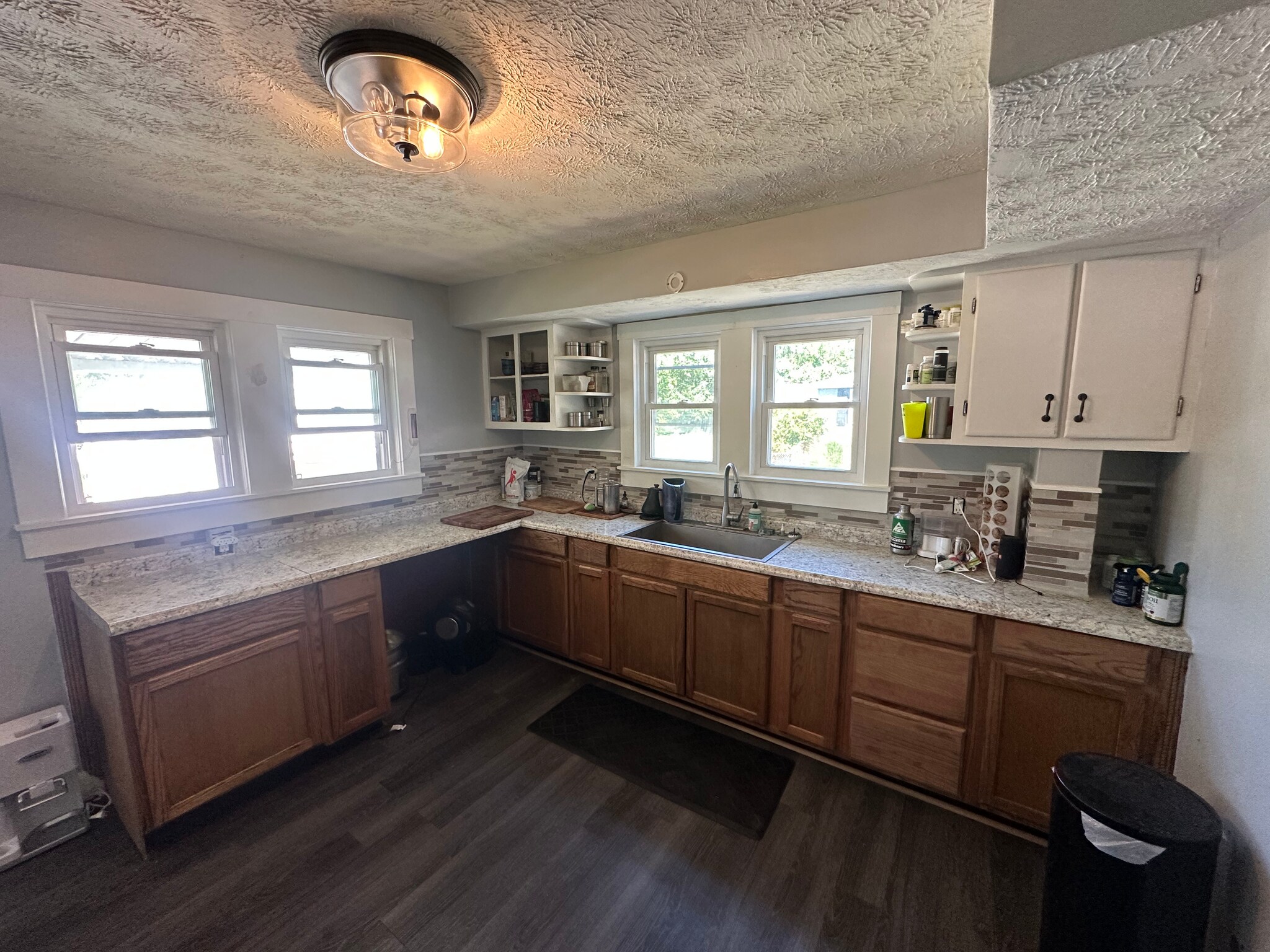 Building Photo - 200 Lylburn Rd