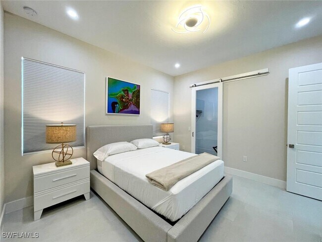 Building Photo - 687 23rd St SW