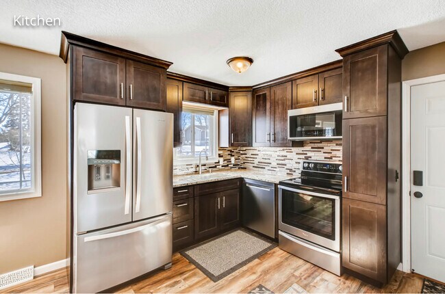 Building Photo - 14860 Upper 55th St N