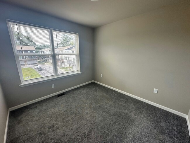 Building Photo - 115 High Pointe Dr