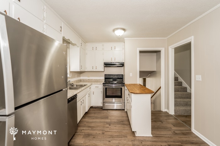 Building Photo - 5405 Valleyview Trail