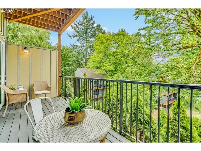 Building Photo - 4 Touchstone Dr