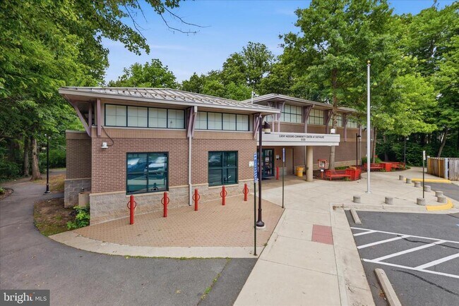 Building Photo - 2339 Freetown Ct