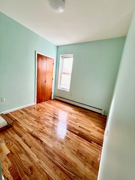 Building Photo - 2408 Beverley Rd