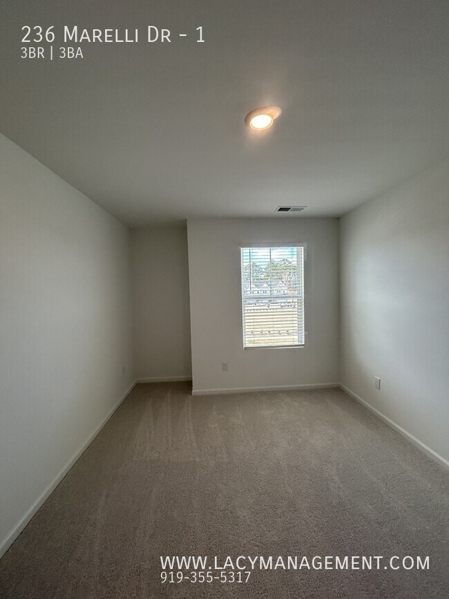 Building Photo - 236 Marelli Dr