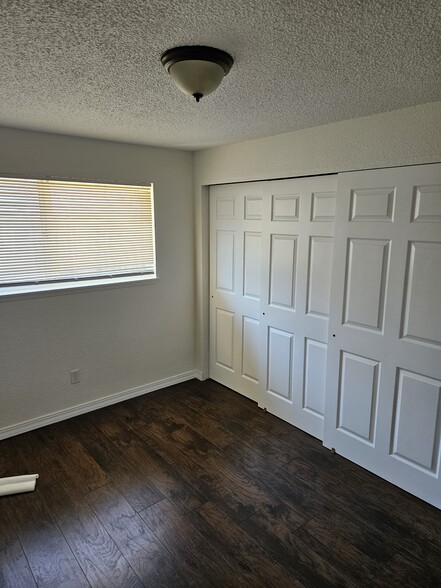 large 9rt closet - 3204 W St