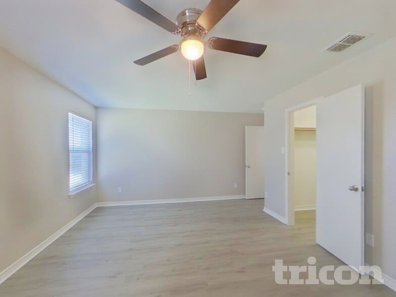 Building Photo - 125 Southwestern Dr