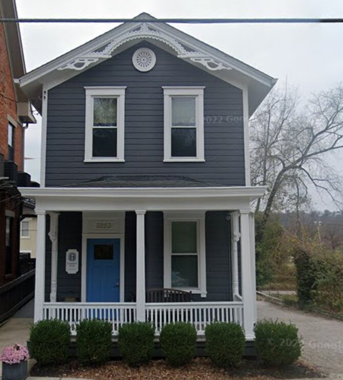 Building Photo - 3223 Riverside Dr