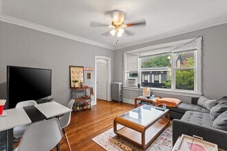 Building Photo - 3 bedroom in Chicago IL 60614