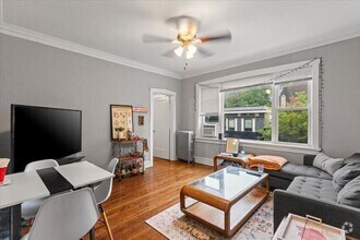 Building Photo - 3 bedroom in Chicago IL 60614