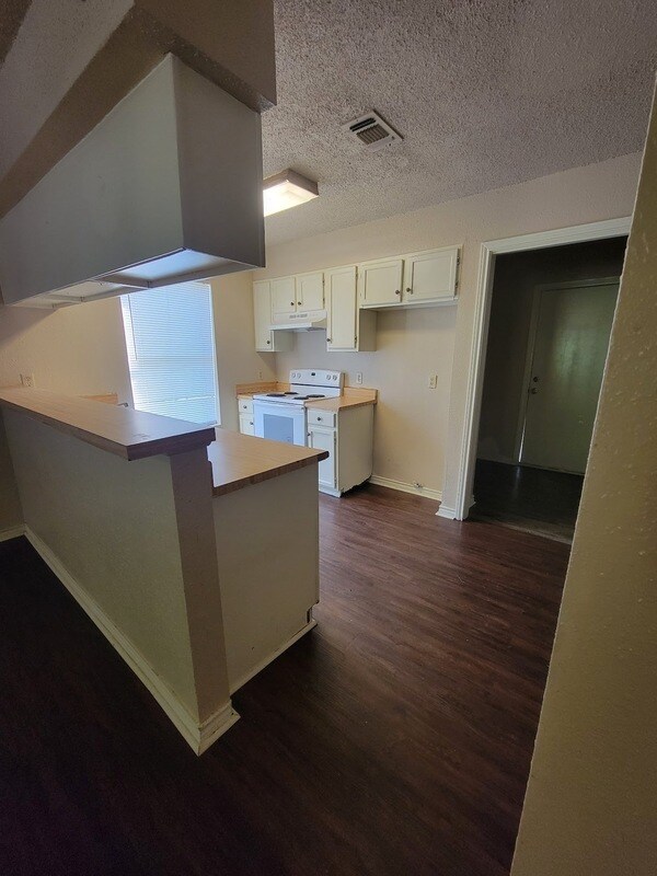 Building Photo - 6978 County Rd 381