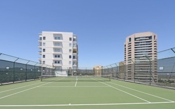 Roof-Top Tennis - 10535 Wilshire Blvd
