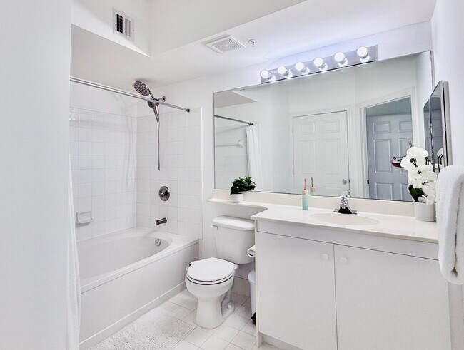Building Photo - 4404 Tuscany Way