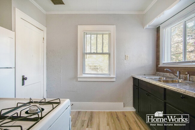 Building Photo - 3610 Vine St