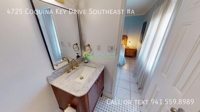 Building Photo - 4725 Coquina Key Dr SE