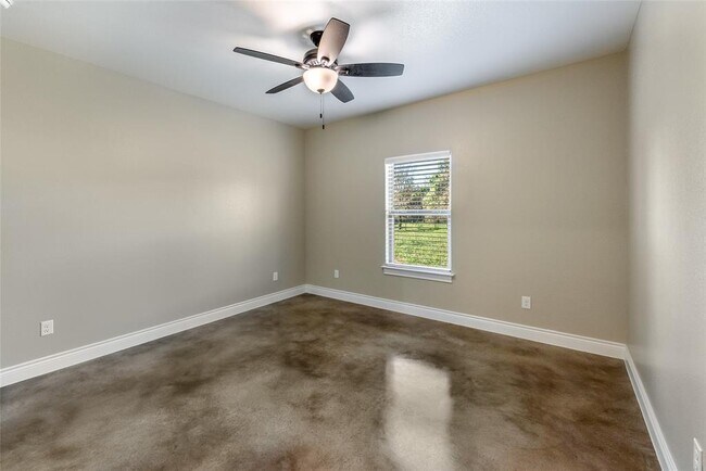 Building Photo - 123 Kikipua