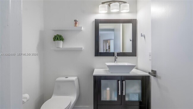 Building Photo - 321 SW 194th Ave