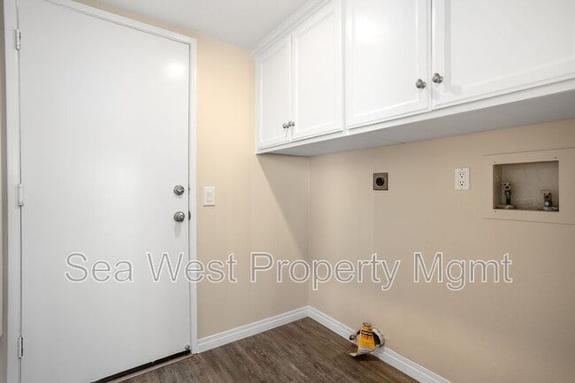 Building Photo - 1366 Eldean Ln