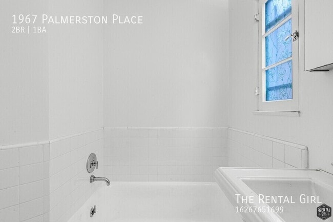 Building Photo - 1967 Palmerston Pl