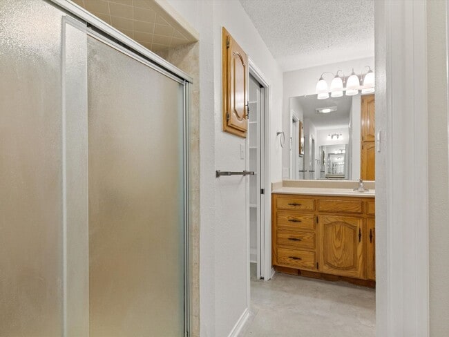 Building Photo - Gorgeous 3 bed room 2 bath in Decatur