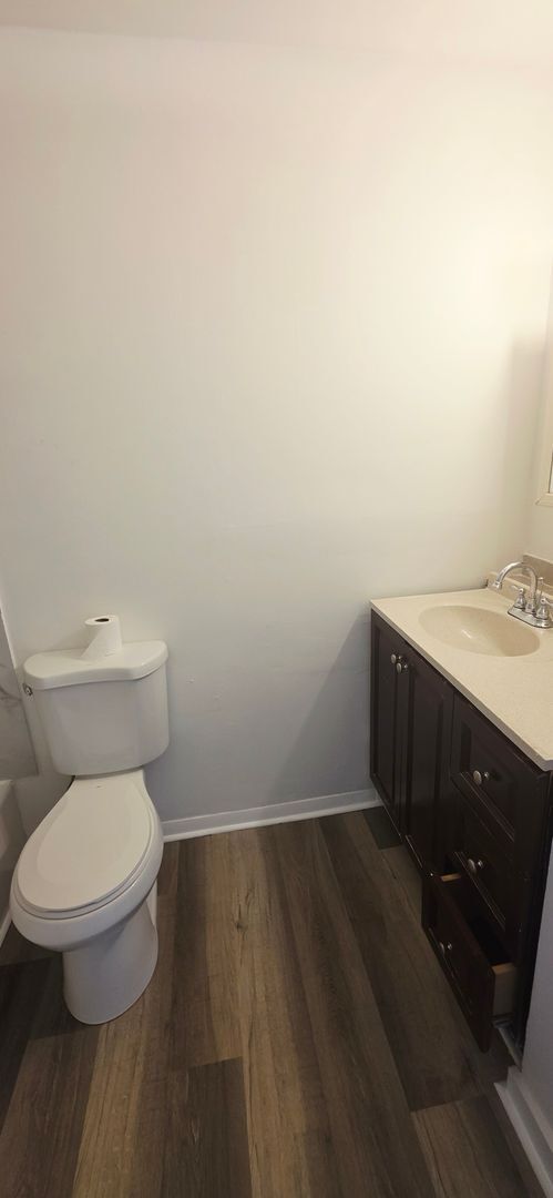 Building Photo - Updated & Move-In Ready Townhouse in Prime...