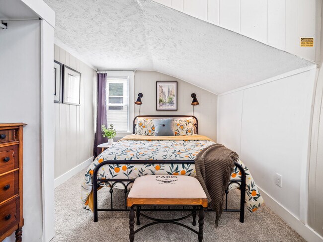 Building Photo - 971 Hayes Ave