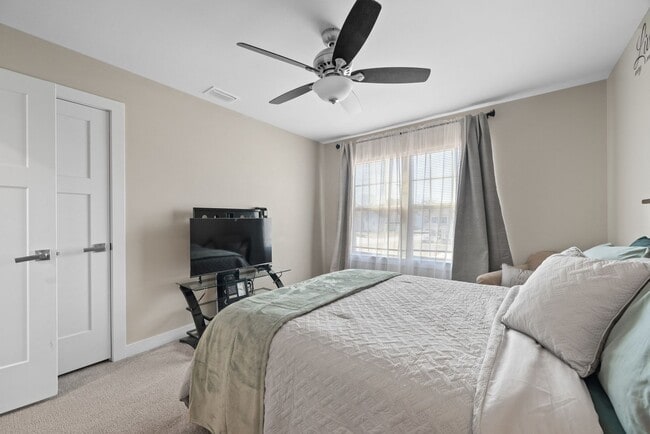 Building Photo - Charming two-story, 4-bedroom, 3-bathroom home.